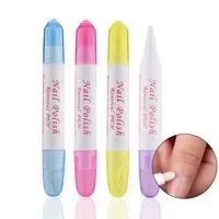 Как аккуратно накрасить ногти с помощью ручки для снятия лака