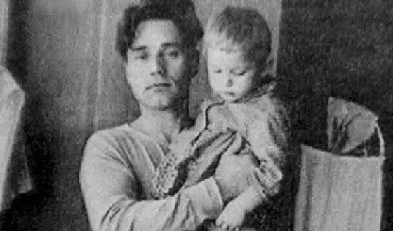 Ольга Машная в детстве с отцом.