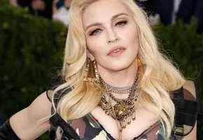 'Нефильтрованный - не гуманоид': папарацци запечатлели Мадонну в обычной жизни