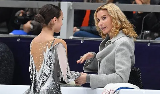 Алина Загитова и ее тренер Этери Тутберидзе.