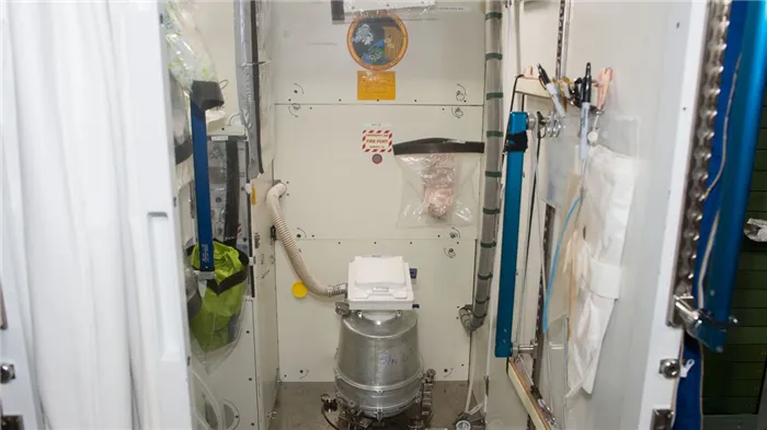 Американцы запустили в космос туалет стоимостью 23 миллиона долларов. Что он может сделать?