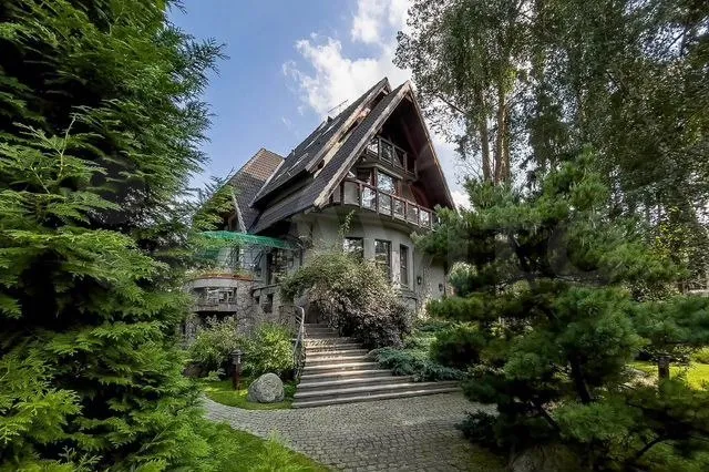Дом стоит 99 миллионов рублей в Льево. Фото: worldworld.com