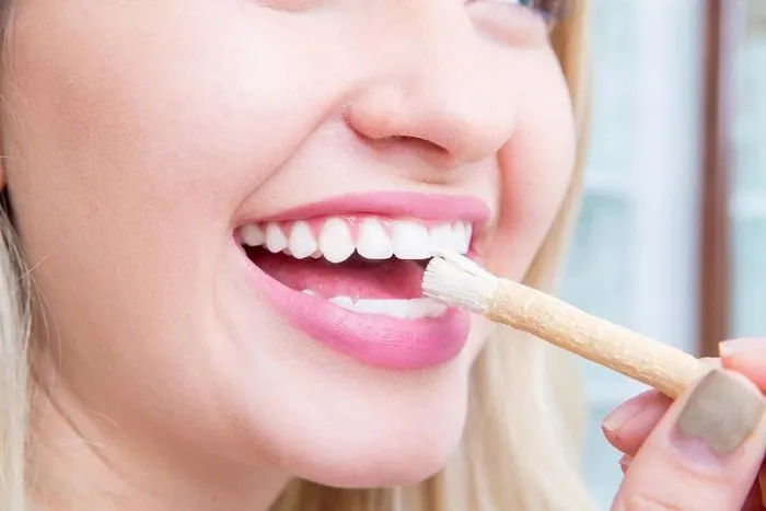 Мисвак - это зубная щетка, сделанная из веток деревьев. /Фото: lotos-herbals.ru
