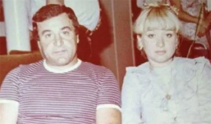Слева: отец Ксении Бородиной, Ким Амоев