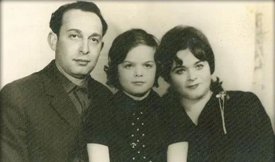 Лариса Долина с родителями