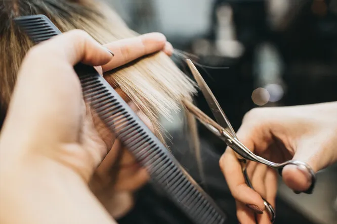 Как часто нужно стричь волосы: советы парикмахеров