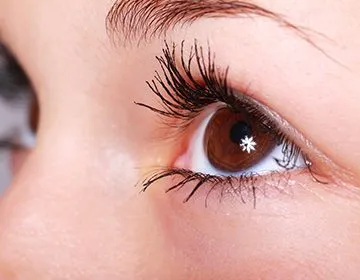 Формат применения крема для кожи вокруг глаз: морщины, отеки и припухлости