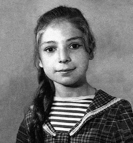 ЖаннаАгузарова в детстве