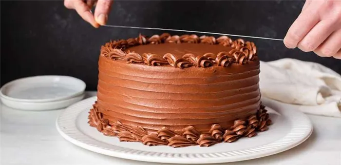 Как разрезать круглый торт