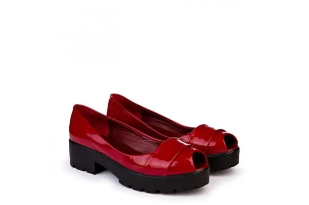 Женская весенняя летняя обувь: красная кожа с открытым носом на тракторной подошве