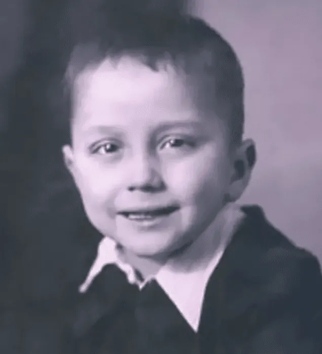 Александр Масляков в детстве.
