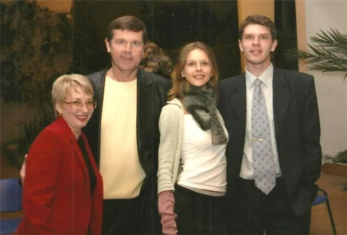 Александр Новиков и его семья.