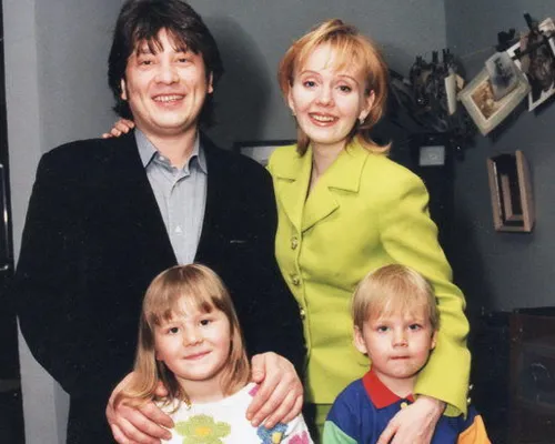 Валерия и Александр Шульгины с детьми