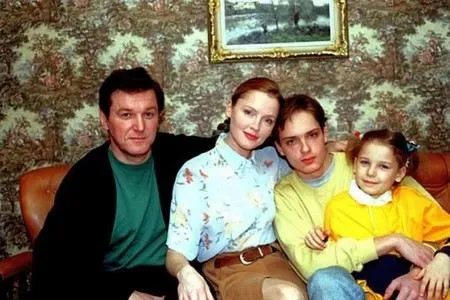 Лариса Бербицкая с мужем Александром Дудовым и их детьми