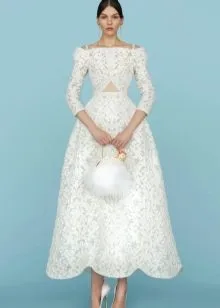 Кружевное свадебное платье миди белого цвета