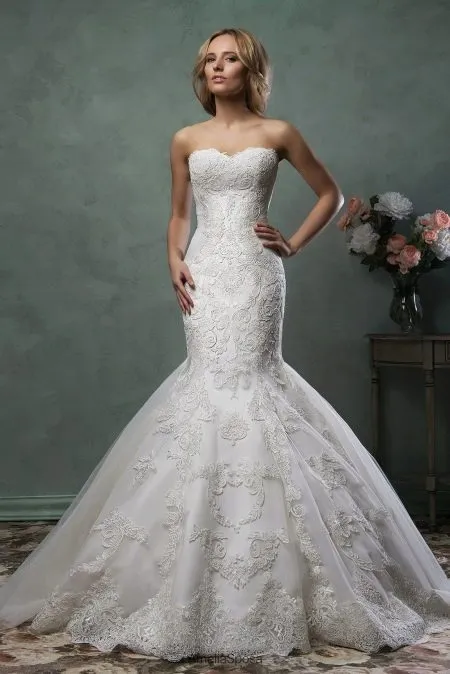 Кружевное свадебное платье-русалка