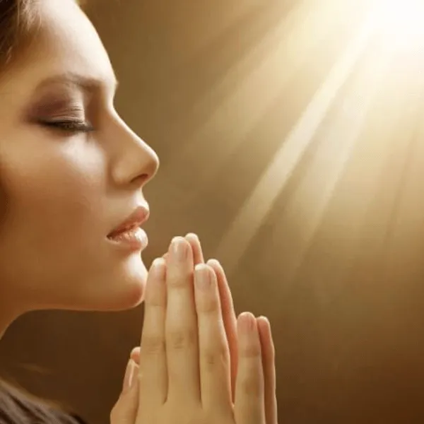Женщина, которая молится
