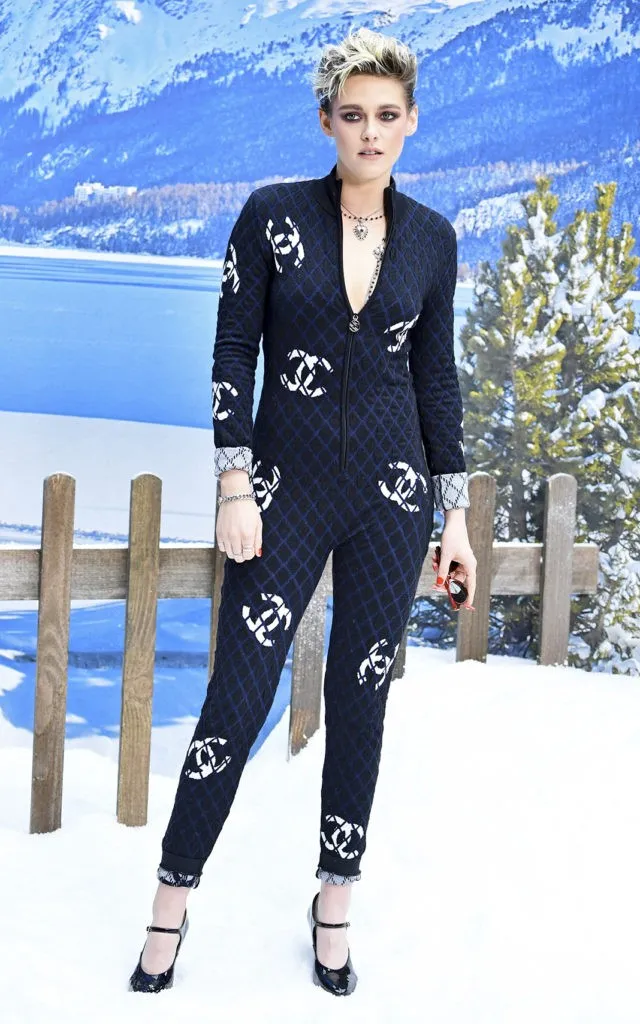 Кристен Стюарт на показе женской одежды Chanel в рамках Недели моды в Париже 5 марта 2019 года, осень/зима 2019/2020.