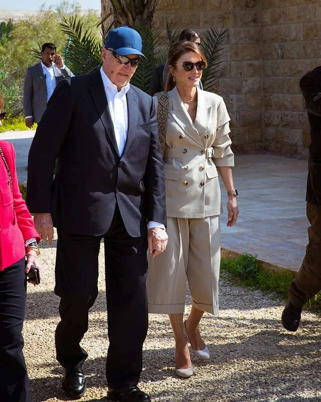 принцесса Иордании Rania в кюлотах