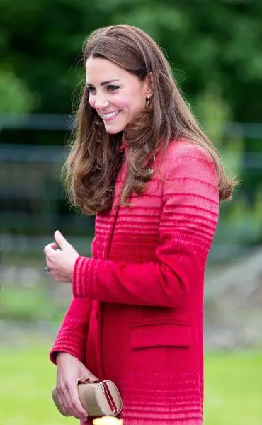 В 1995 году Кейт поступила в колледж Мальборо в графстве Уитшир. Будущая герцогиня Кембриджская также закончила программу герцога Эдинбургского самого высокого уровня — золотого.