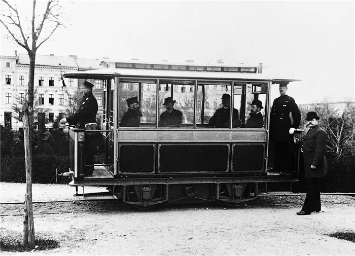 Первый трамвай