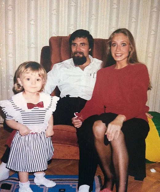 Полина Гагарина с отцом и матерью