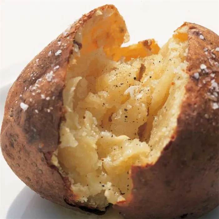 Сколько готовить картошку в мундире в духовке