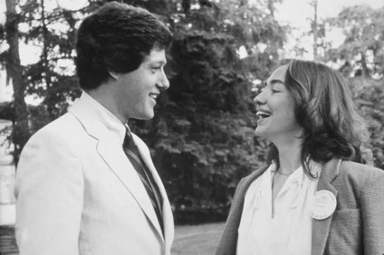 Хиллари и Билл продолжили политическую деятельность под одной фамилией