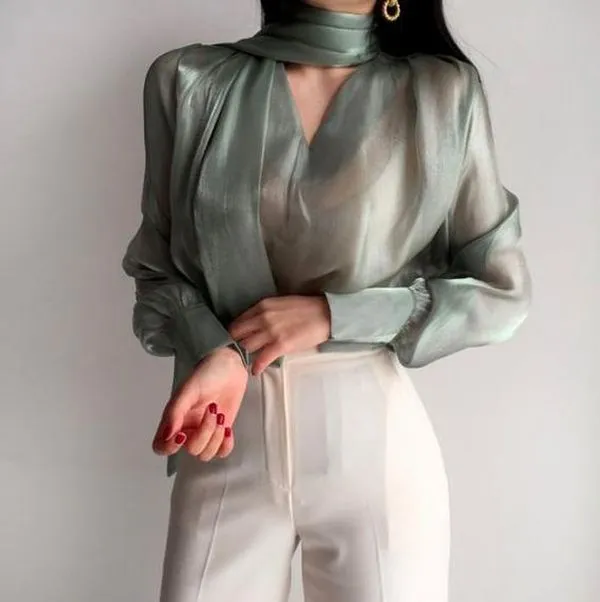 Прозрачная блузка: как создать модный образ