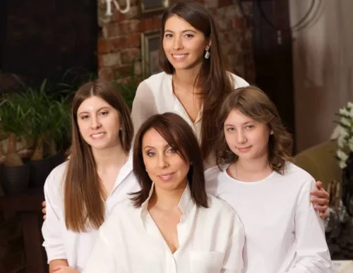 Жена и три дочери Меладзе
