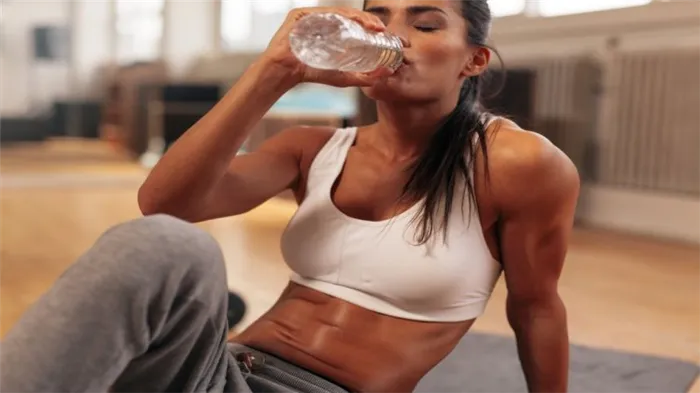 Не пить воду во время и после фитнес-тренировки