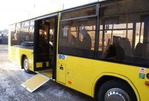 Автобус с откидным пандусом