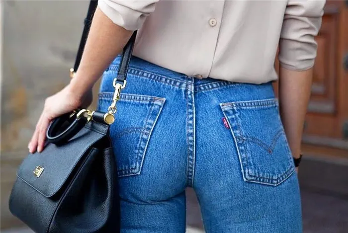 Задние карманы джинсов для красивой попы