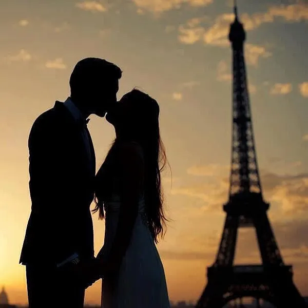 романтическая поездка в Париж после свадьбы в мае