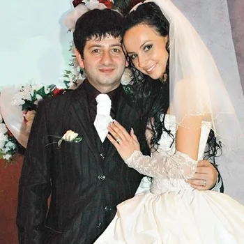 На фото: Михаил Галустян с женой