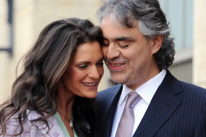 Андреа Бочелли с женой Вероникой