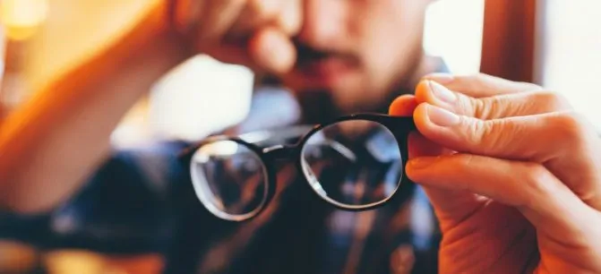 Как видят близорукие люди: что происходит со зрением?