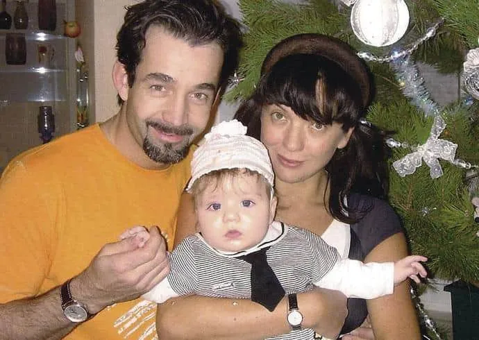 Дмитрий Певцов с женой и ребенком