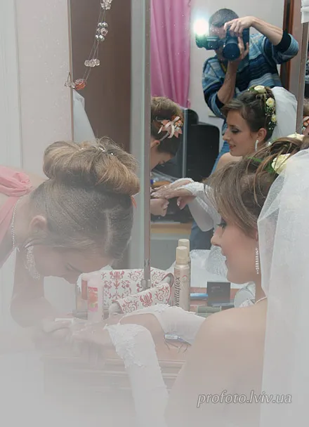 Фотосъемка невесты свадебный фотограф в кадре