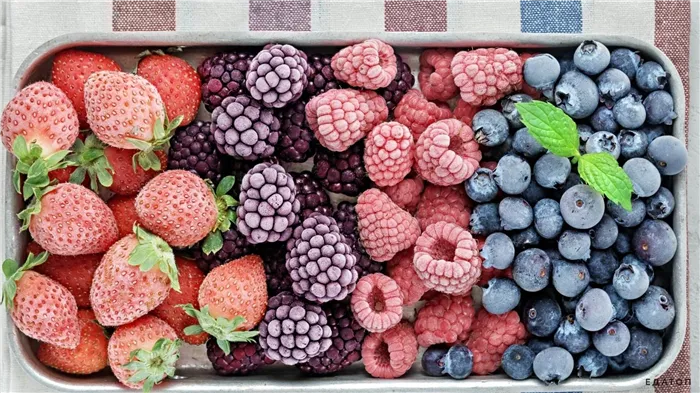 Замороженные ягоды сохраняют все полезные вещества.