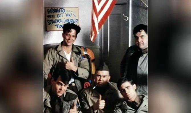 Молодой Микки Рурк на съемках фильма «1941» (слева в верхнем ряду)
