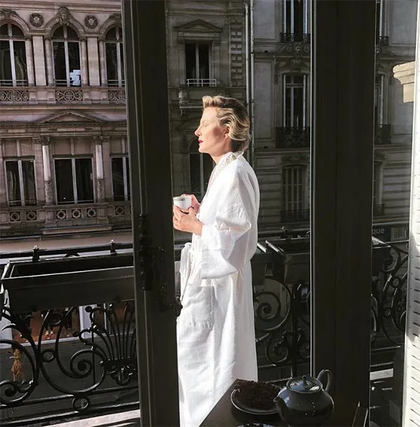 Рената Литвинова как-то поделилась, что ей нигде так не комфортно, как в парижской квартире