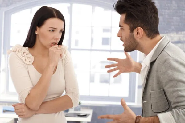 Психология: почему мужчина унижает и оскорбляет женщину