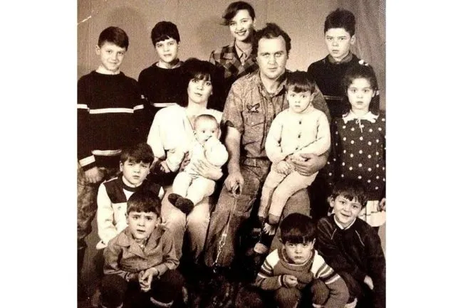 Антон Лапенко и его семья
