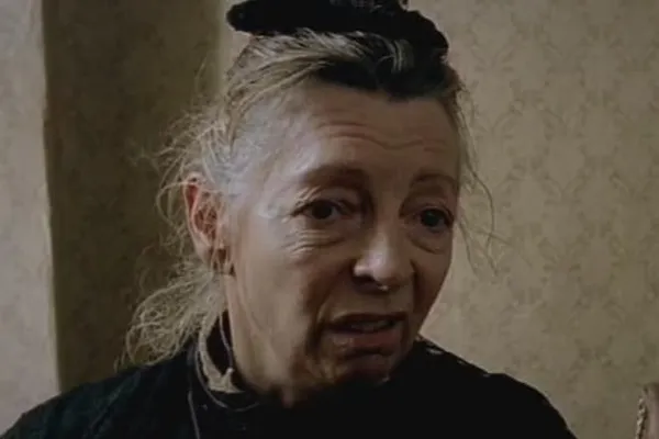 Сестра старухи-процентщицы Лизавета (кадр из фильма)