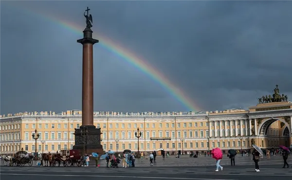 Где климат более влажный в санкт петербурге или в москве 12