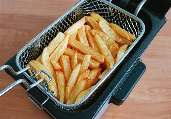 Как пожарить замороженную картошку фри на сковороде 6