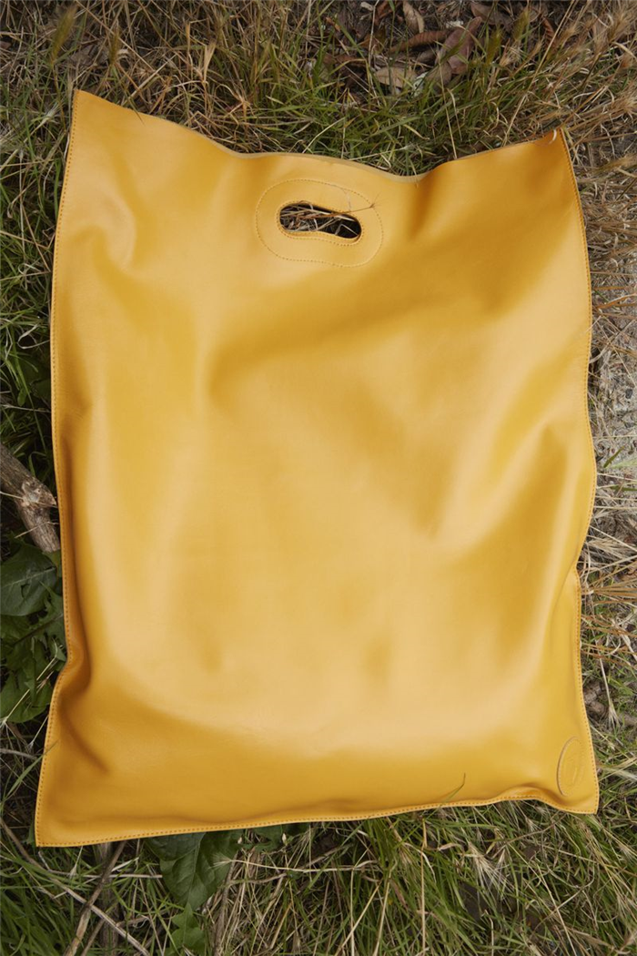 Модная сумка-мешок 2021 из коллекции Trussardi
