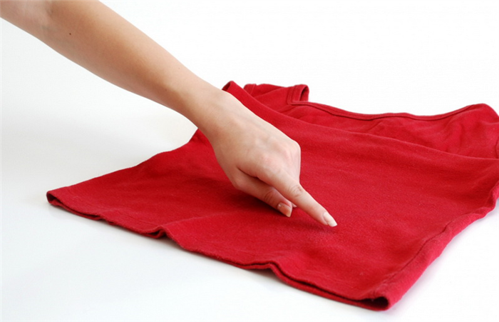 Как вывести масляные пятна с одежды