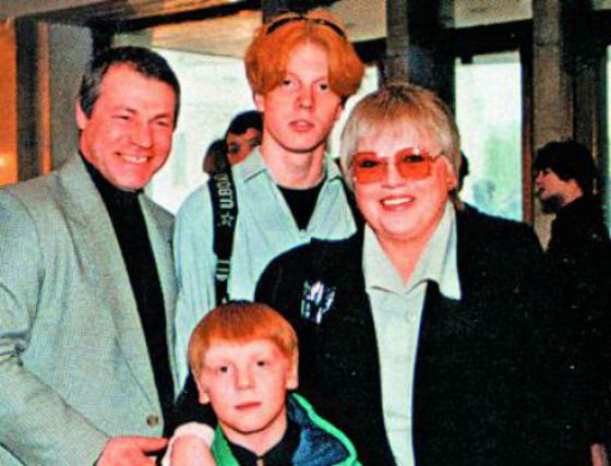 Светлана Крючкова с семьей